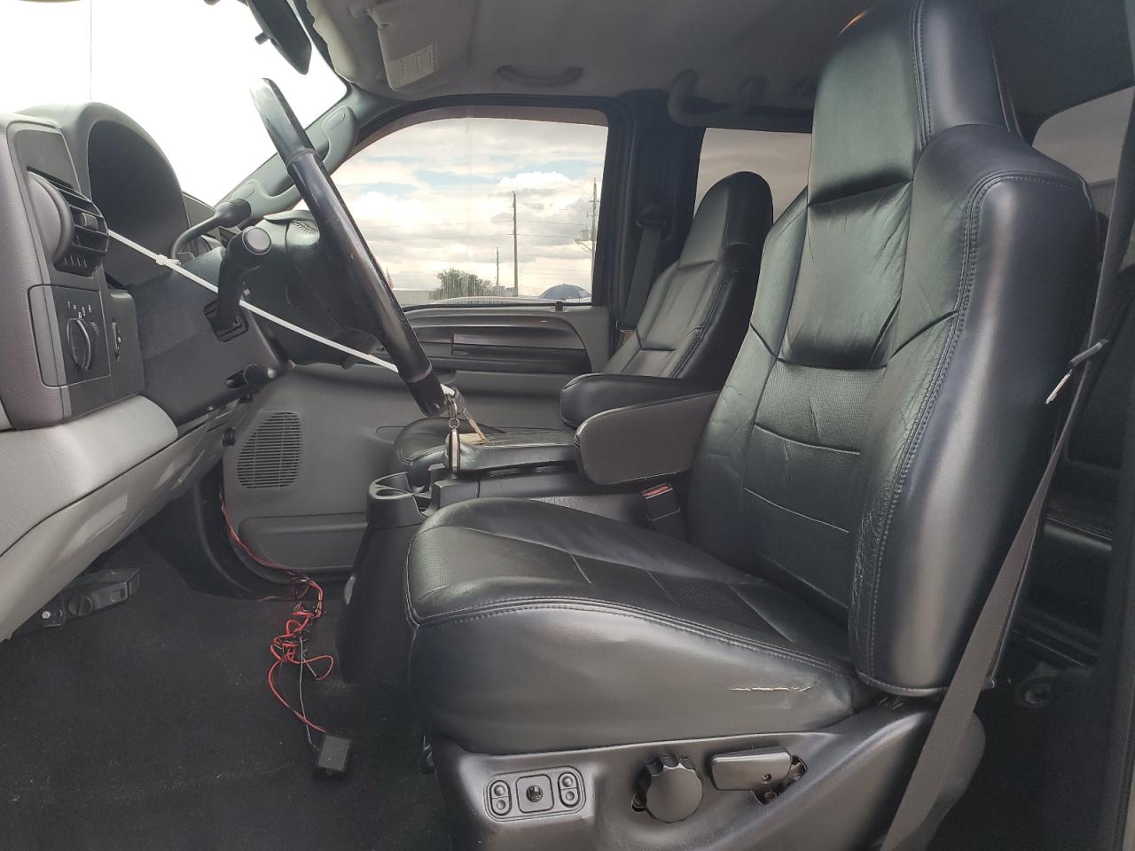 2005 Ford F250 Super Duty VIN: 1FTSW20505EA06776 Lot: 56748365