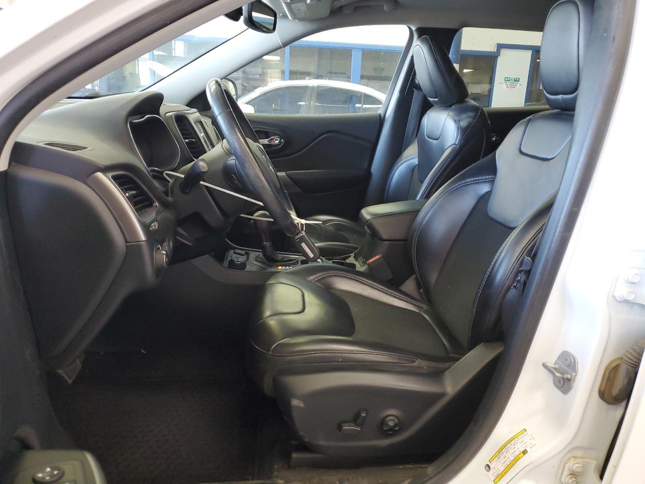 2019 Jeep Cherokee Latitude Plus VIN: 1C4PJMLX3KD127574 Lot: 55470565