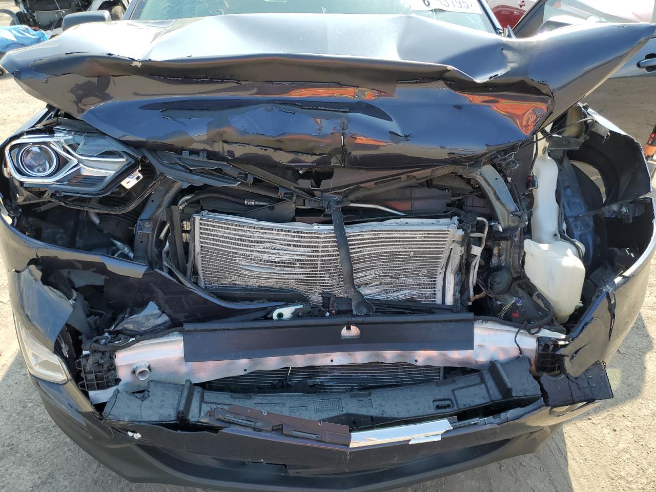 3GNAXHEV2JL327949 CHEVROLET EQUINOX 2018