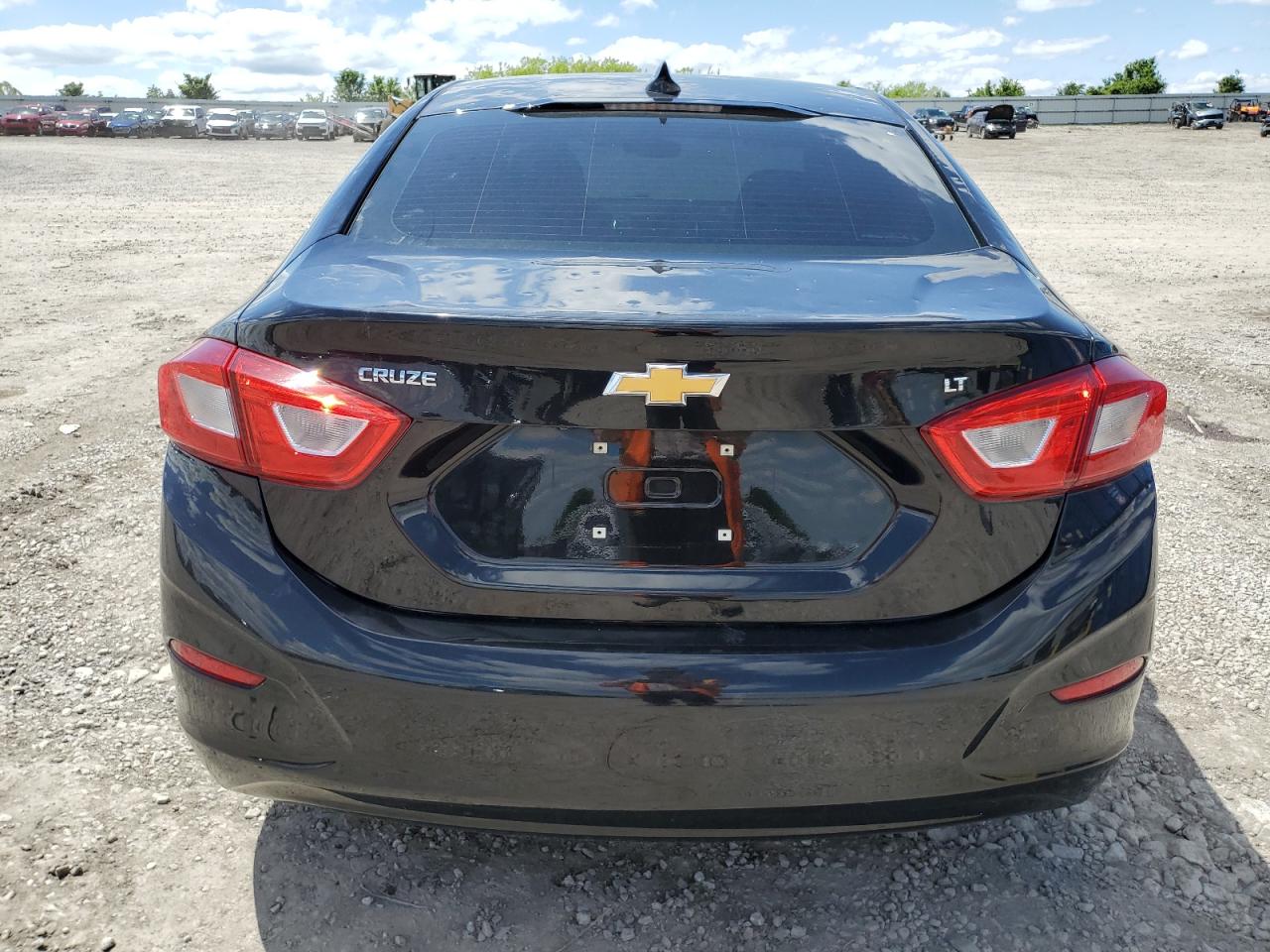 1G1BE5SMXJ7150965 CHEVROLET CRUZE 2018