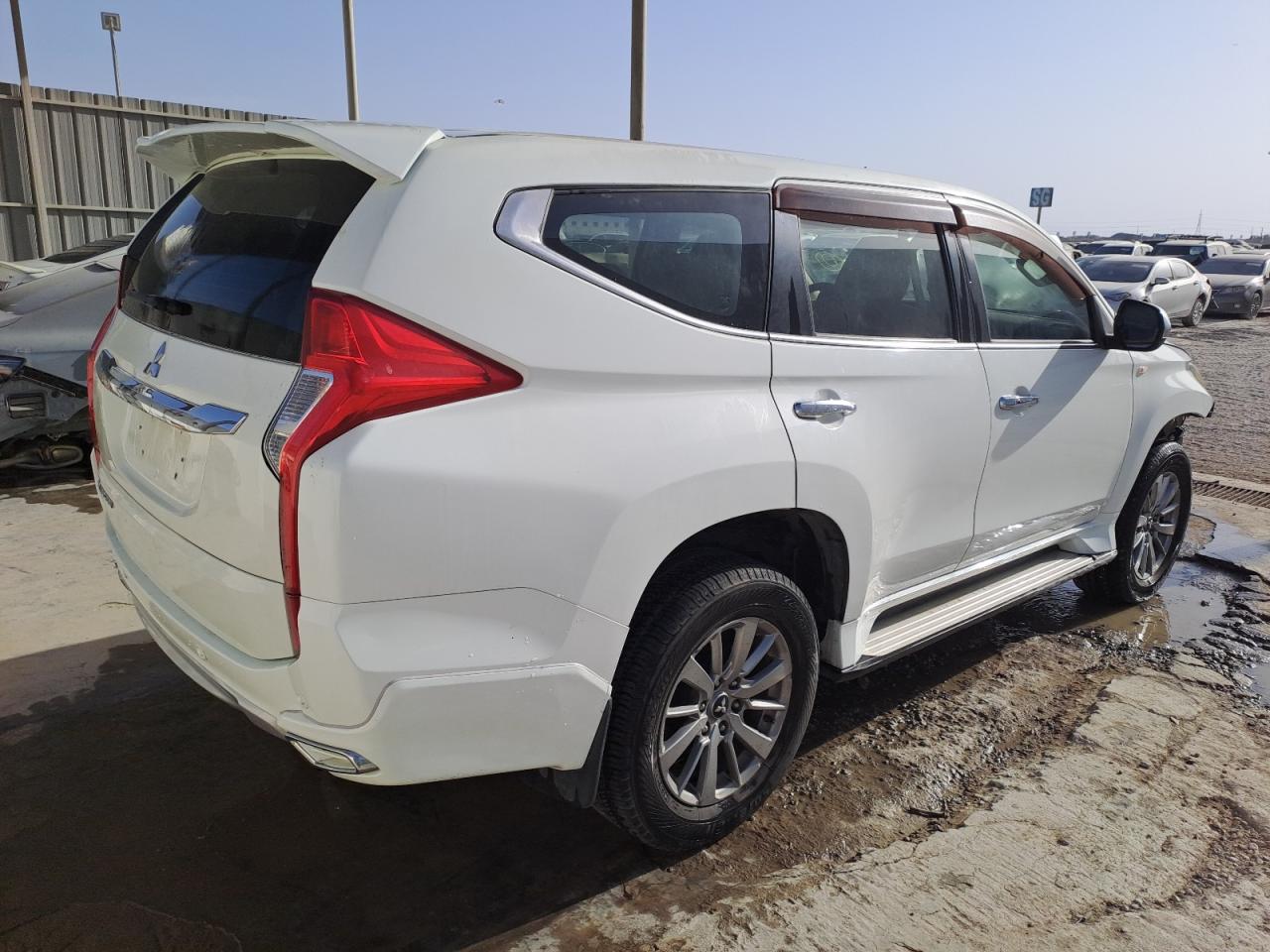 MMEMC71X1GH021879 - 2017 Mitsubishi Montero - #57001785