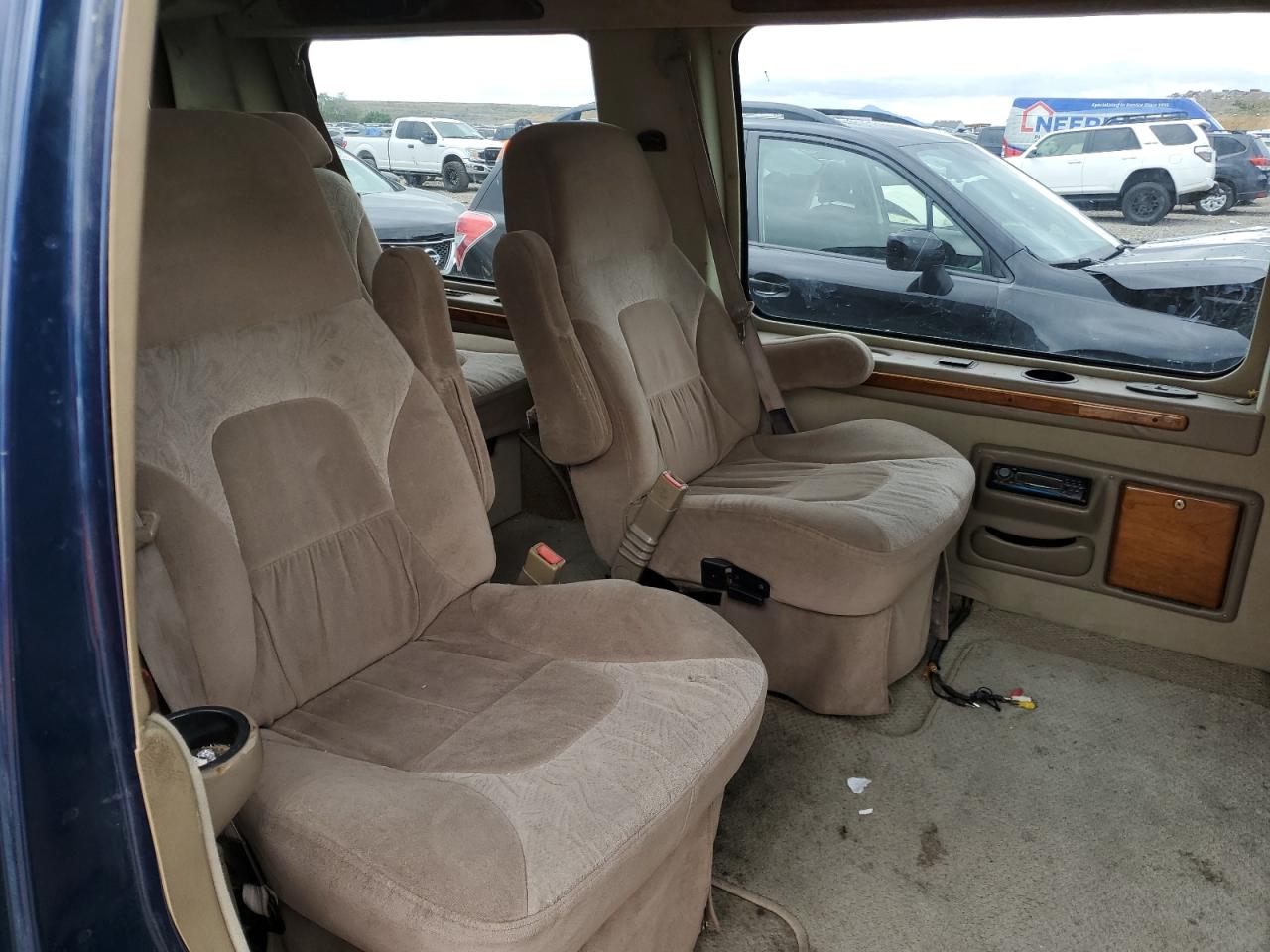 2001 Chevrolet Express G1500 VIN: 1GBFG15M411225075 Lot: 56948945