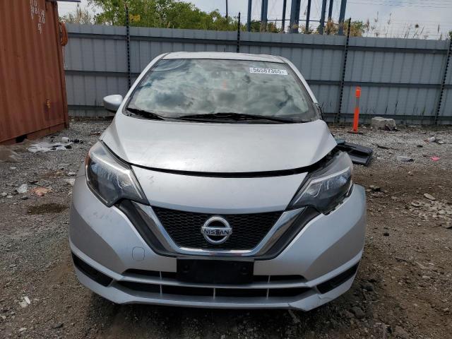  NISSAN VERSA 2018 Серебристый