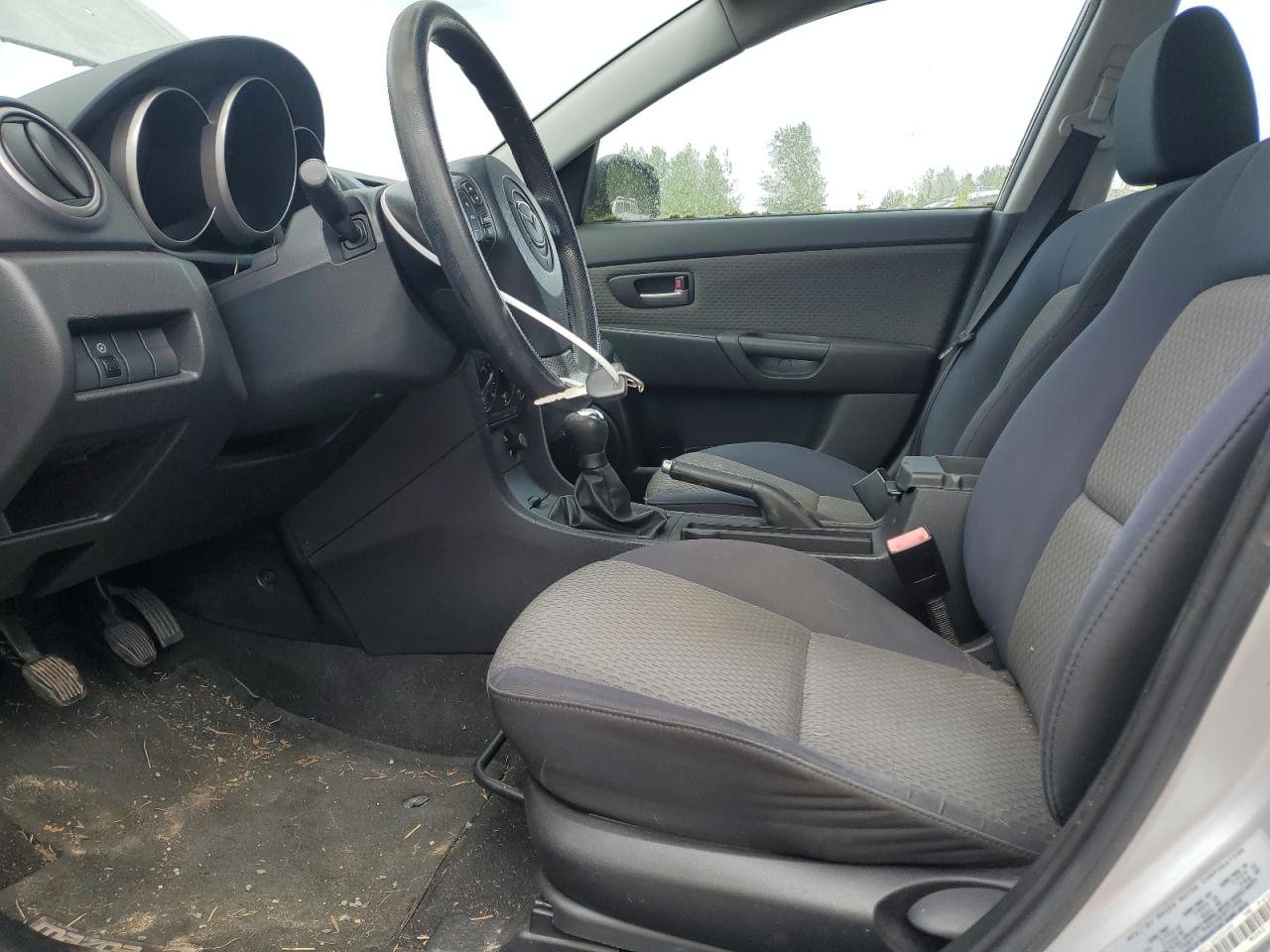 2004 Mazda 3 I VIN: JM1BK12F851300509 Lot: 57913535