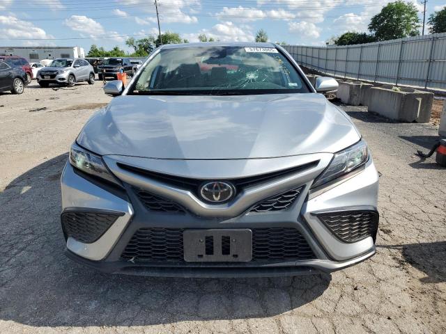  TOYOTA CAMRY 2022 Серебристый