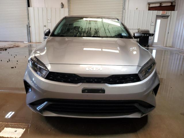  KIA FORTE 2023 Srebrny