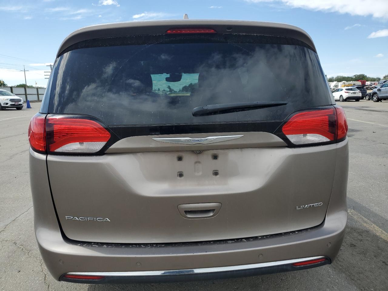 2017 Chrysler Pacifica Limited VIN: 2C4RC1GG5HR759865 Lot: 56431515