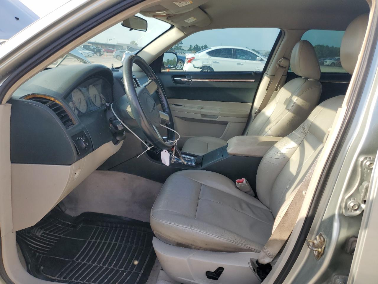 2005 Chrysler 300 Touring VIN: 2C3JA53G85H588728 Lot: 56899045