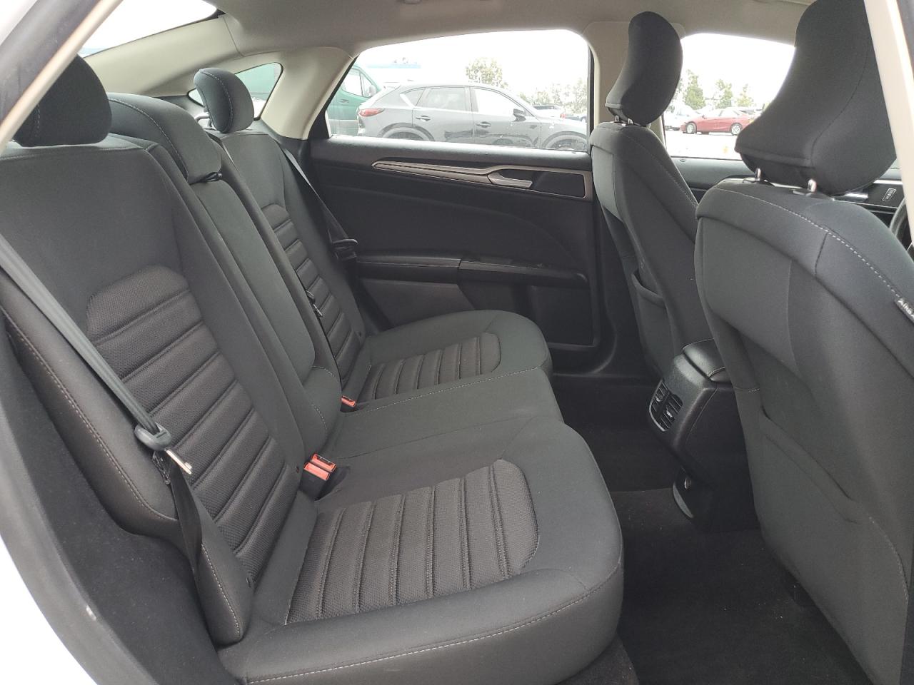 2019 Ford Fusion Se VIN: 3FA6P0LUXKR124872 Lot: 54042605