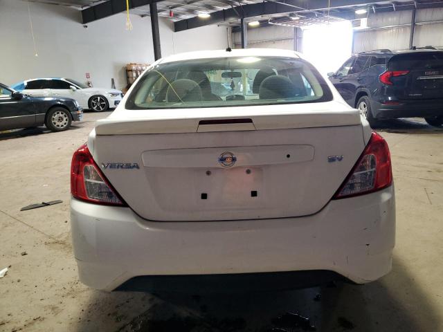  NISSAN VERSA 2018 Biały