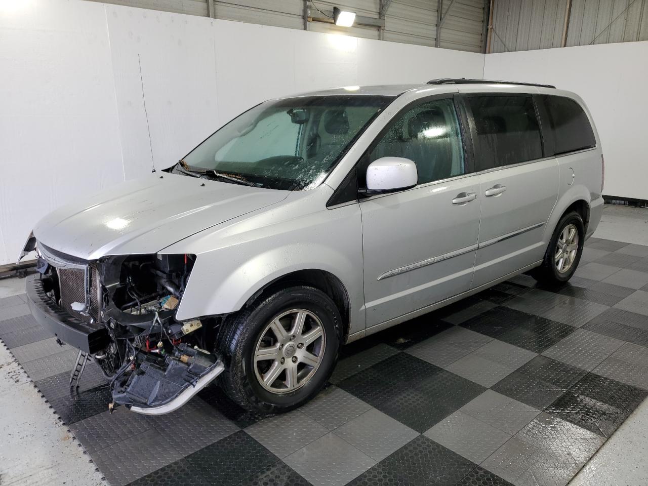 2012 Chrysler Town & Country Touring за продажба в China Grove, NC - Front End
