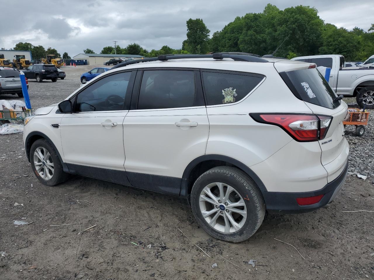 1FMCU0GD8JUC17117 FORD ESCAPE 2018