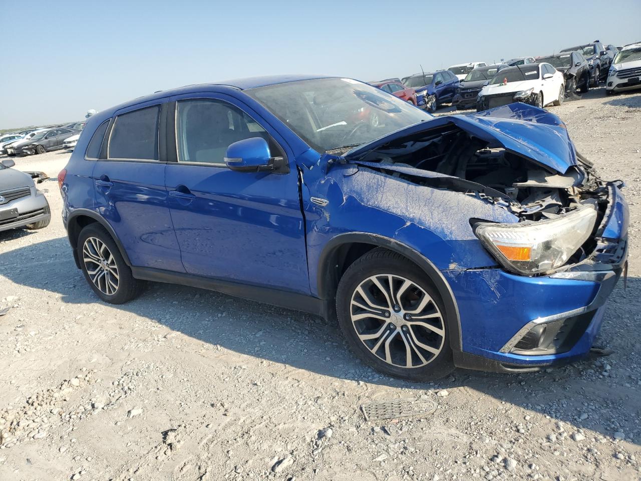 2018 Mitsubishi Outlander - Image 4