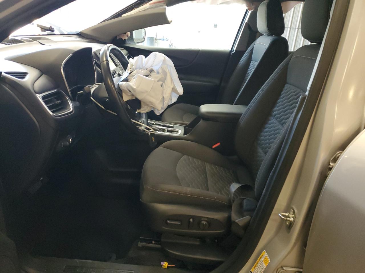 2GNAXUEV9K6217415 CHEVROLET EQUINOX 2019