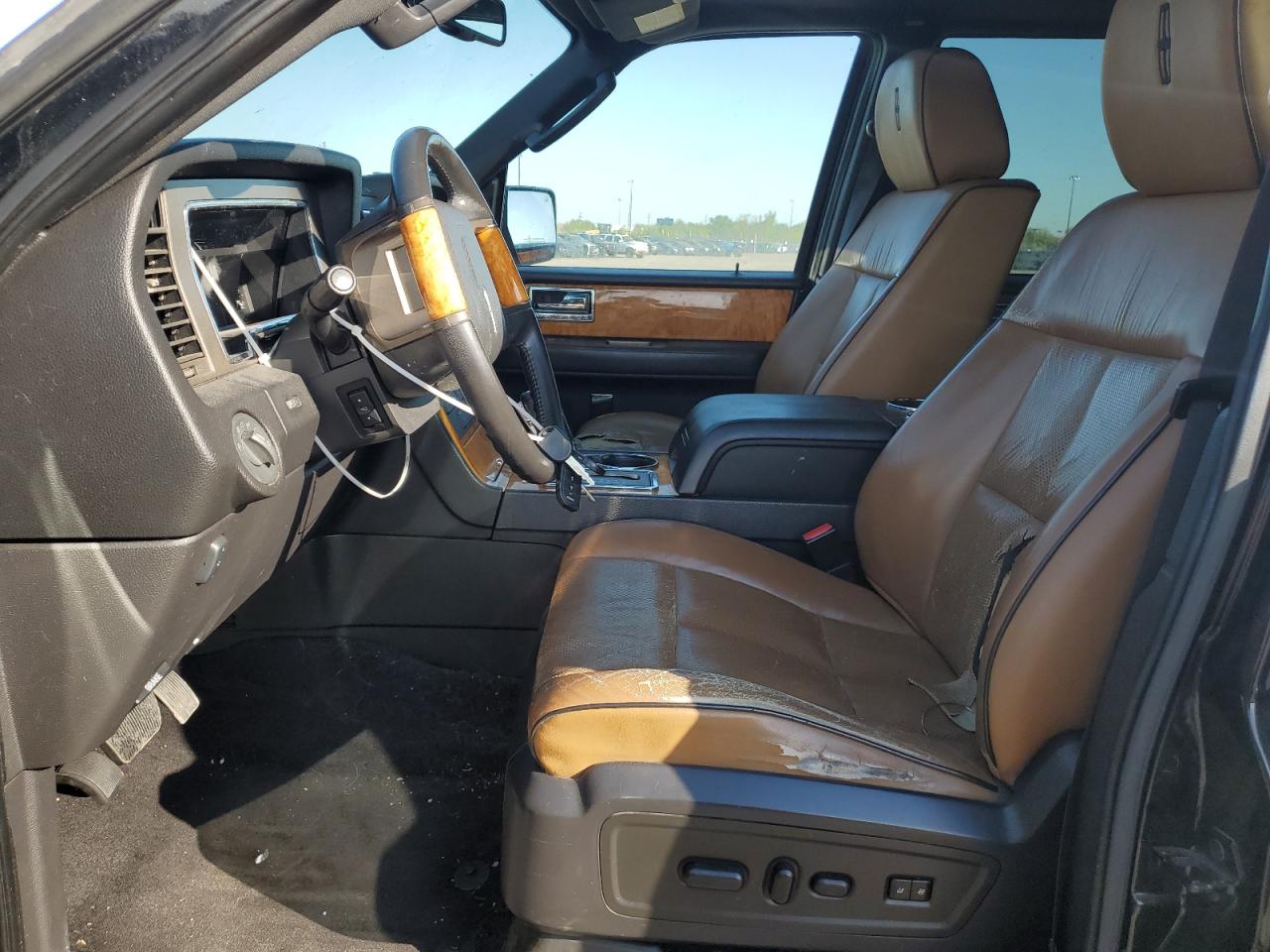 2011 Lincoln Navigator L VIN: 5LMJJ3J5XBEJ04989 Lot: 56669395