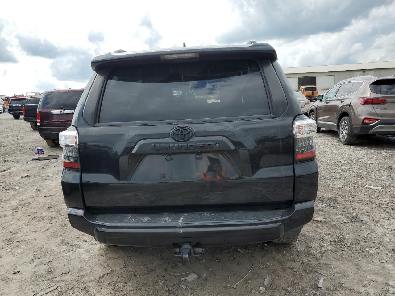 2018 Toyota 4Runner Sr5/Sr5 Premium VIN: JTEBU5JR9J5520236 Lot: 56994135