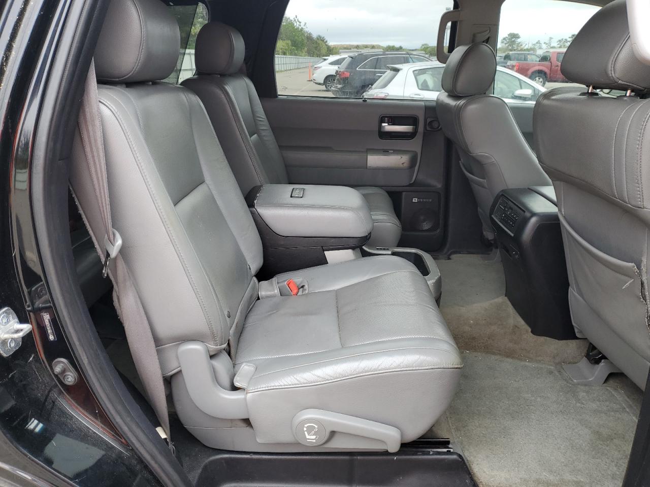 2008 Toyota Sequoia Platinum VIN: 5TDBY67A28S002053 Lot: 56921375