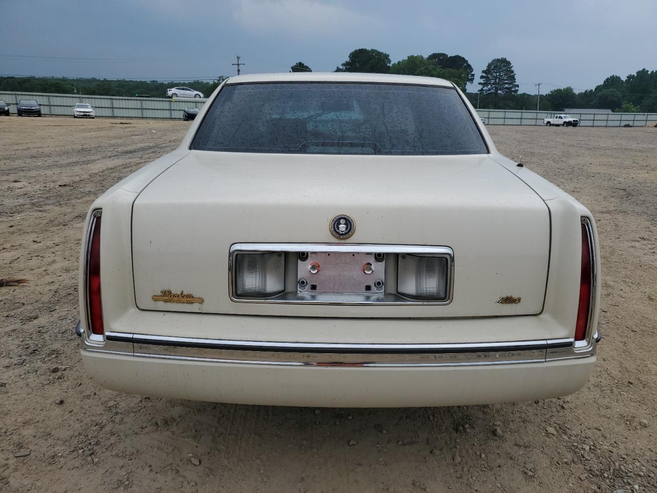 1995 Cadillac Deville VIN: 1G6KD52B3SU271383 Lot: 56870365