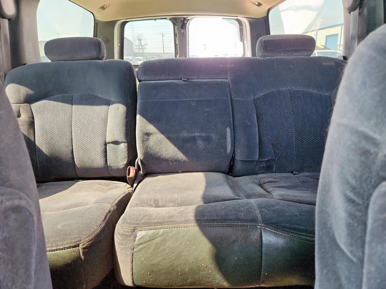 2001 Chevrolet Suburban C1500 VIN: 3GNEC16T71G284722 Lot: 57615975