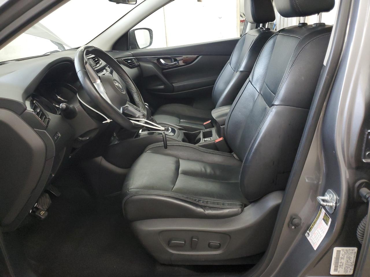 JN1BJ1CR1HW143671 NISSAN ROGUE 2017