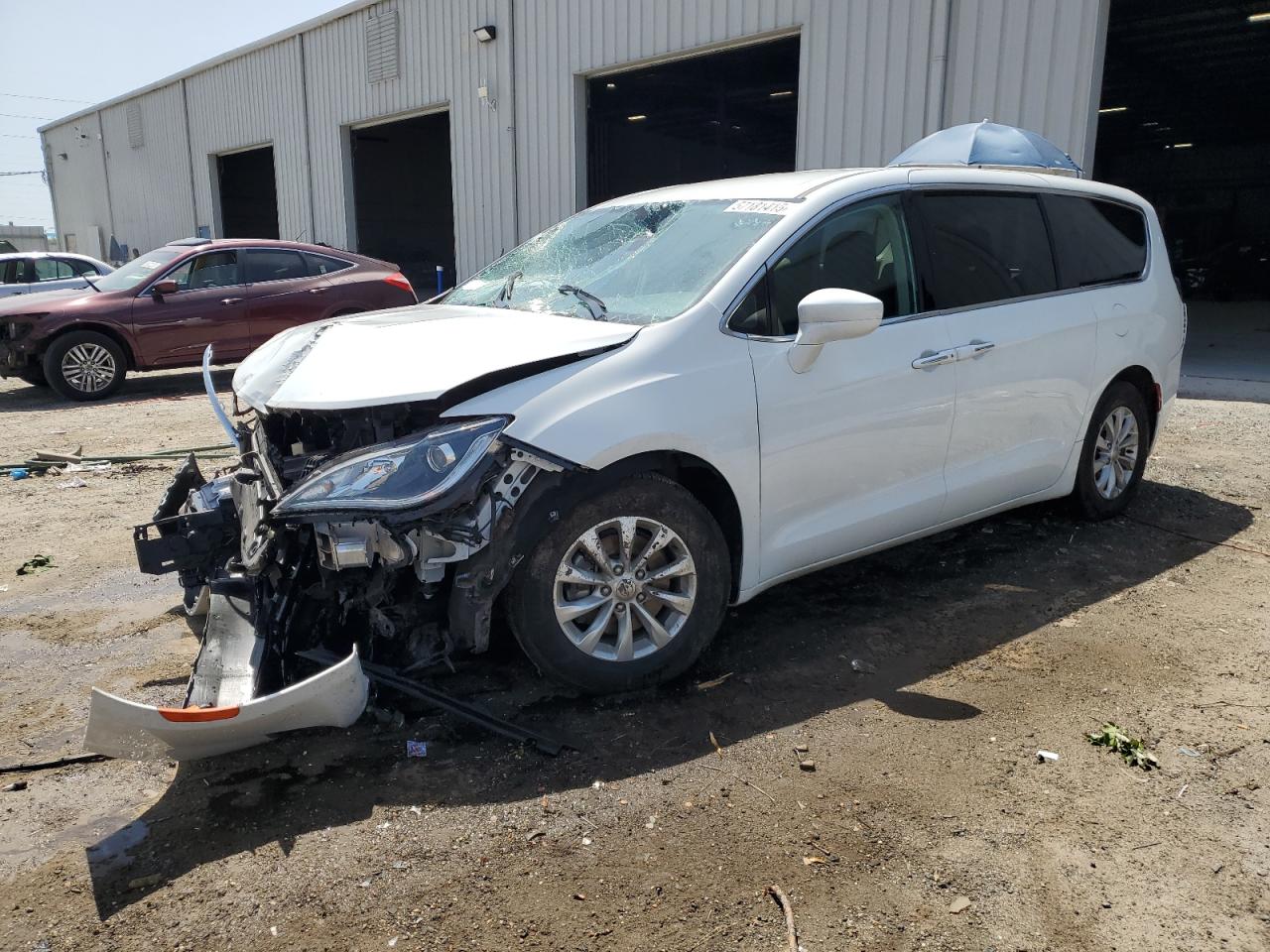 2018 Chrysler Pacifica Touring Plus na sprzedaż w Jacksonville, FL - Front End