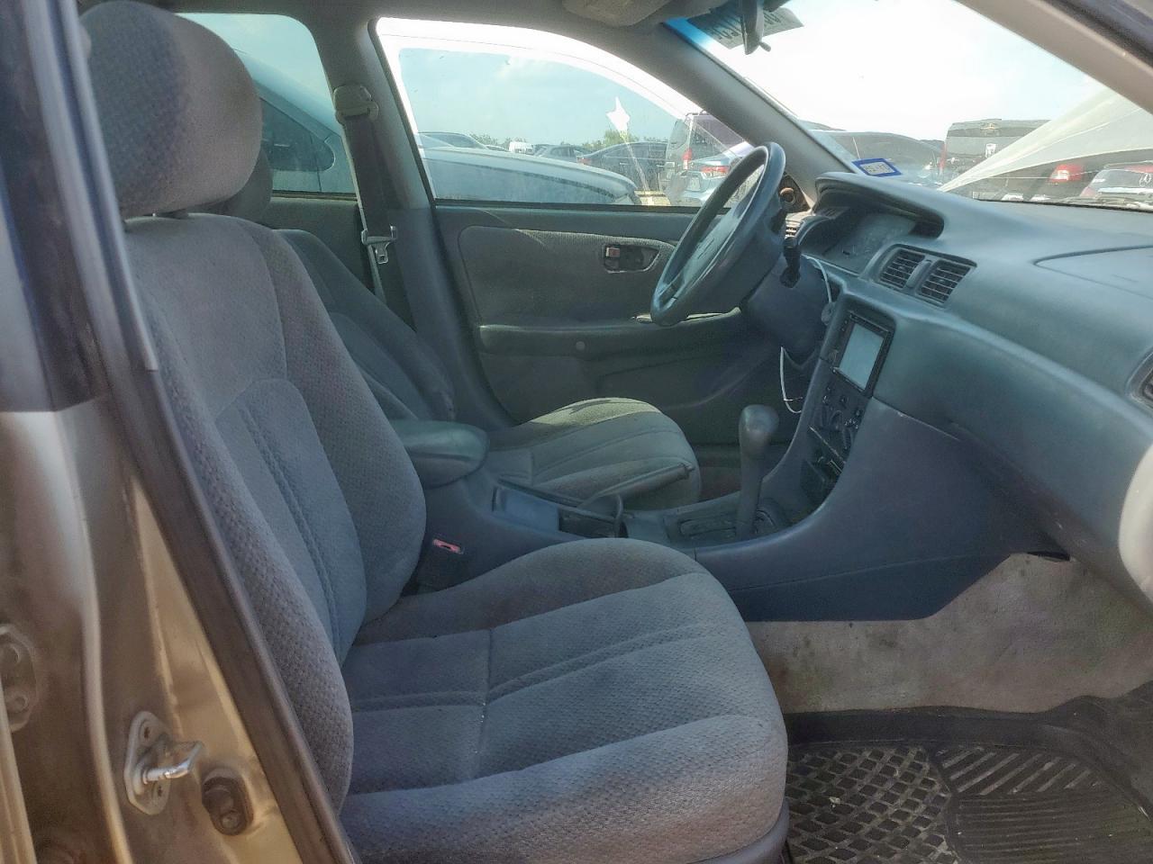 2000 Toyota Camry Ce VIN: 4T1BG22K8YU638785 Lot: 58347125