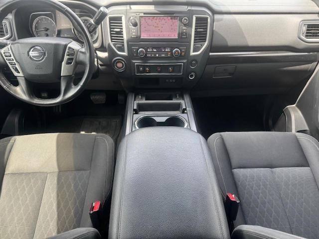  NISSAN TITAN 2019 Szary