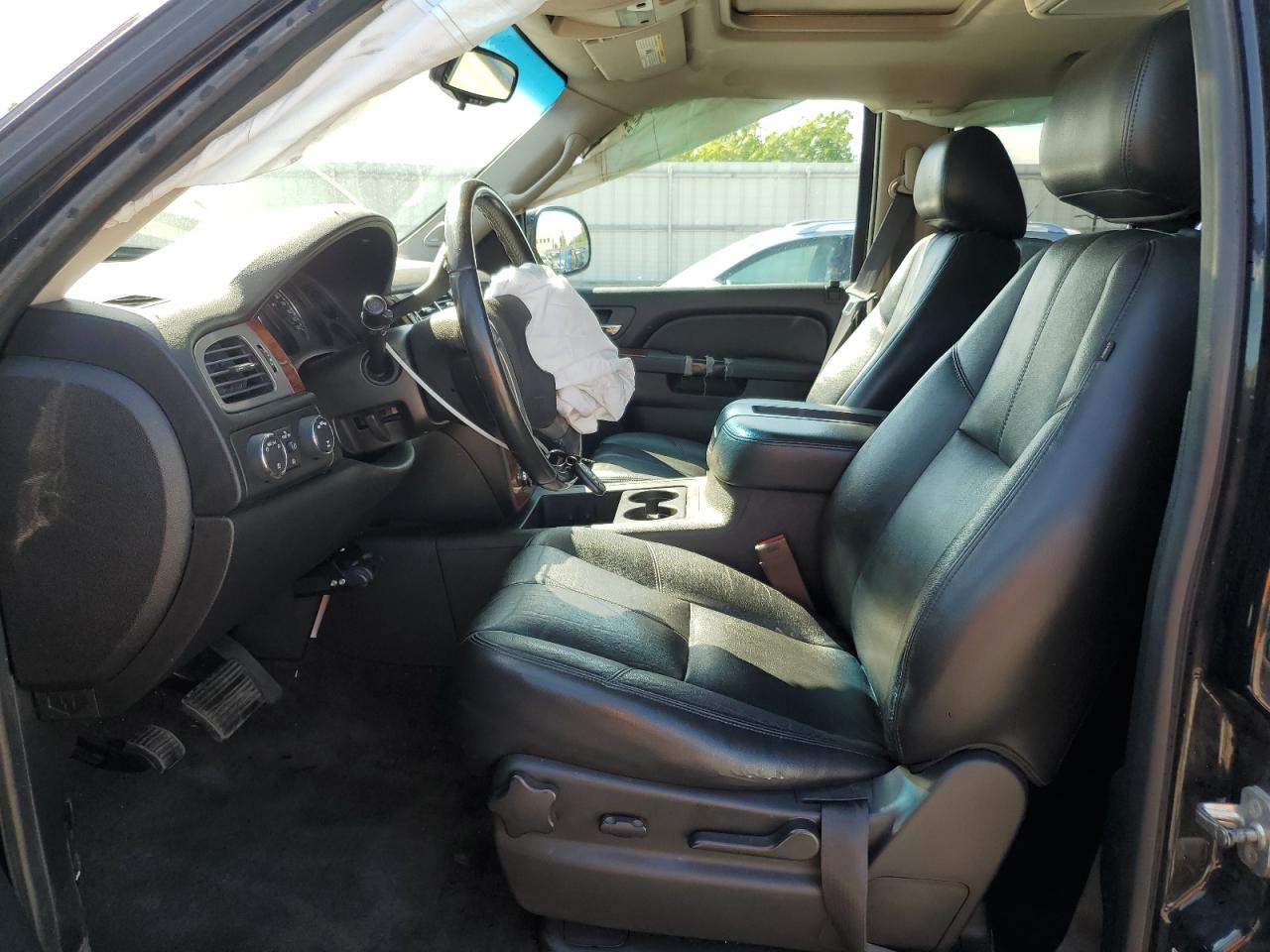 2013 Chevrolet Suburban K1500 Lt VIN: 1GNSKJE70DR138631 Lot: 57778185