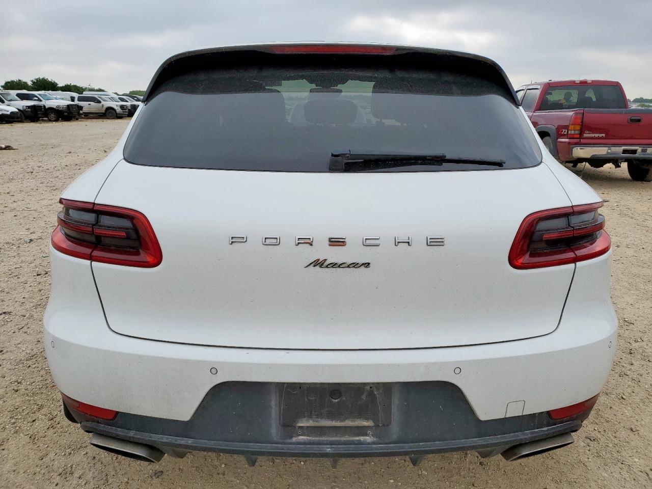 2018 Porsche Macan VIN: WP1AA2A54JLB10197 Lot: 55328915