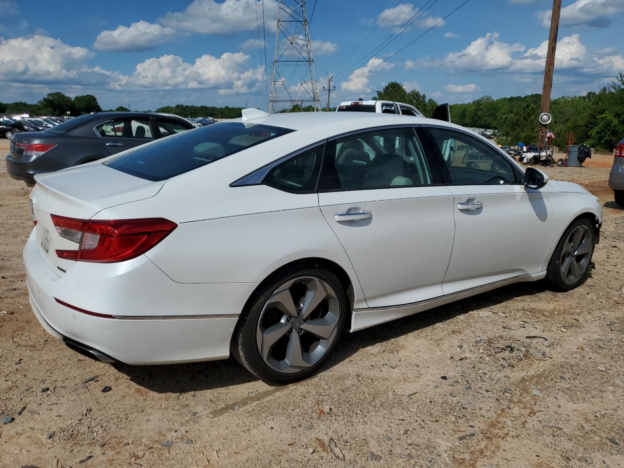 1HGCV1F93JA068431 HONDA ACCORD 2018
