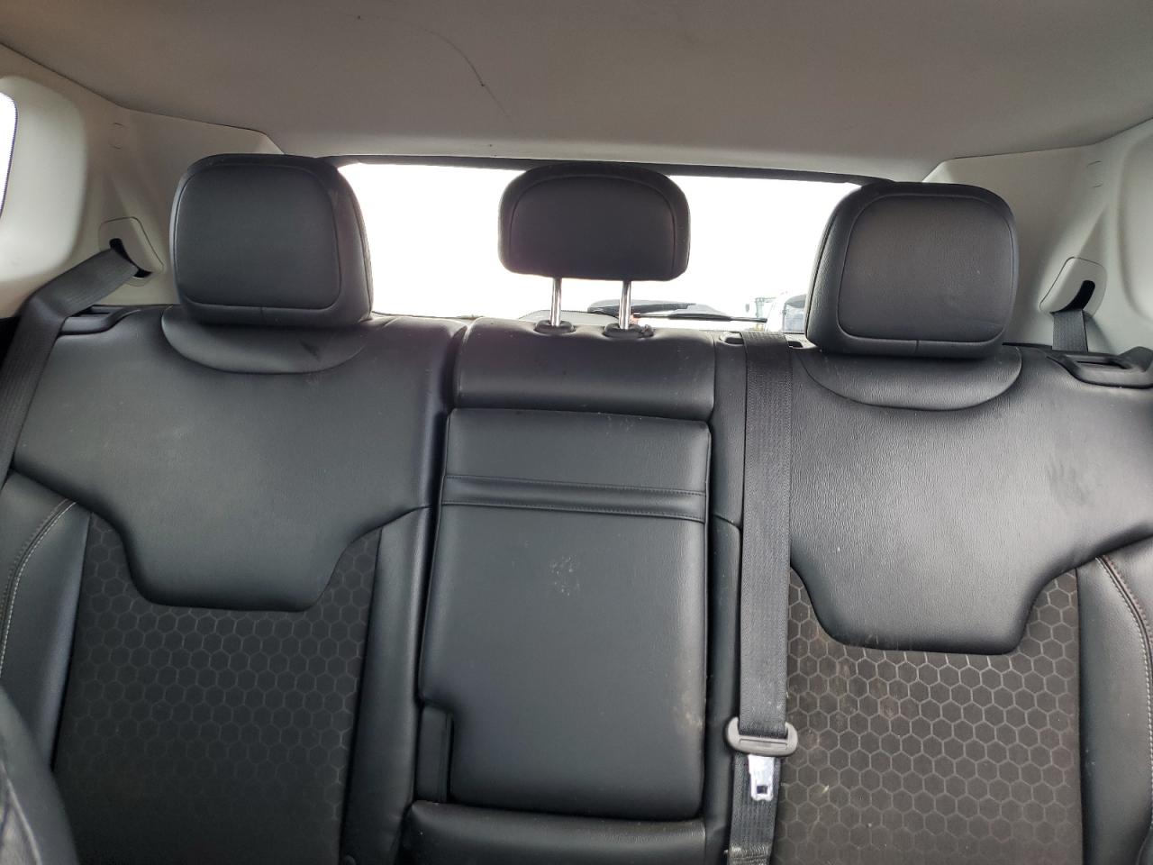 2018 Jeep Compass Latitude VIN: 3C4NJDBB8JT253113 Lot: 59059225