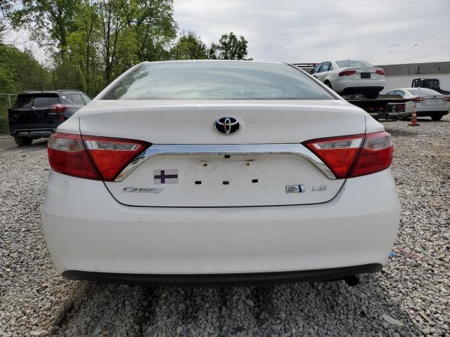  TOYOTA CAMRY 2017 Белый