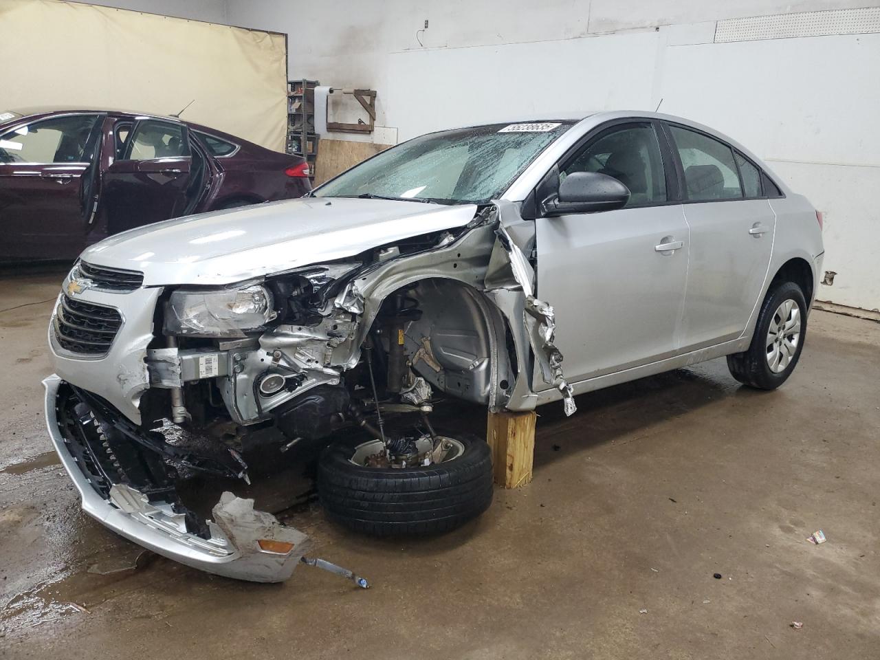 2015 Chevrolet Cruze Ls for Sale in Davison, MI - Front End