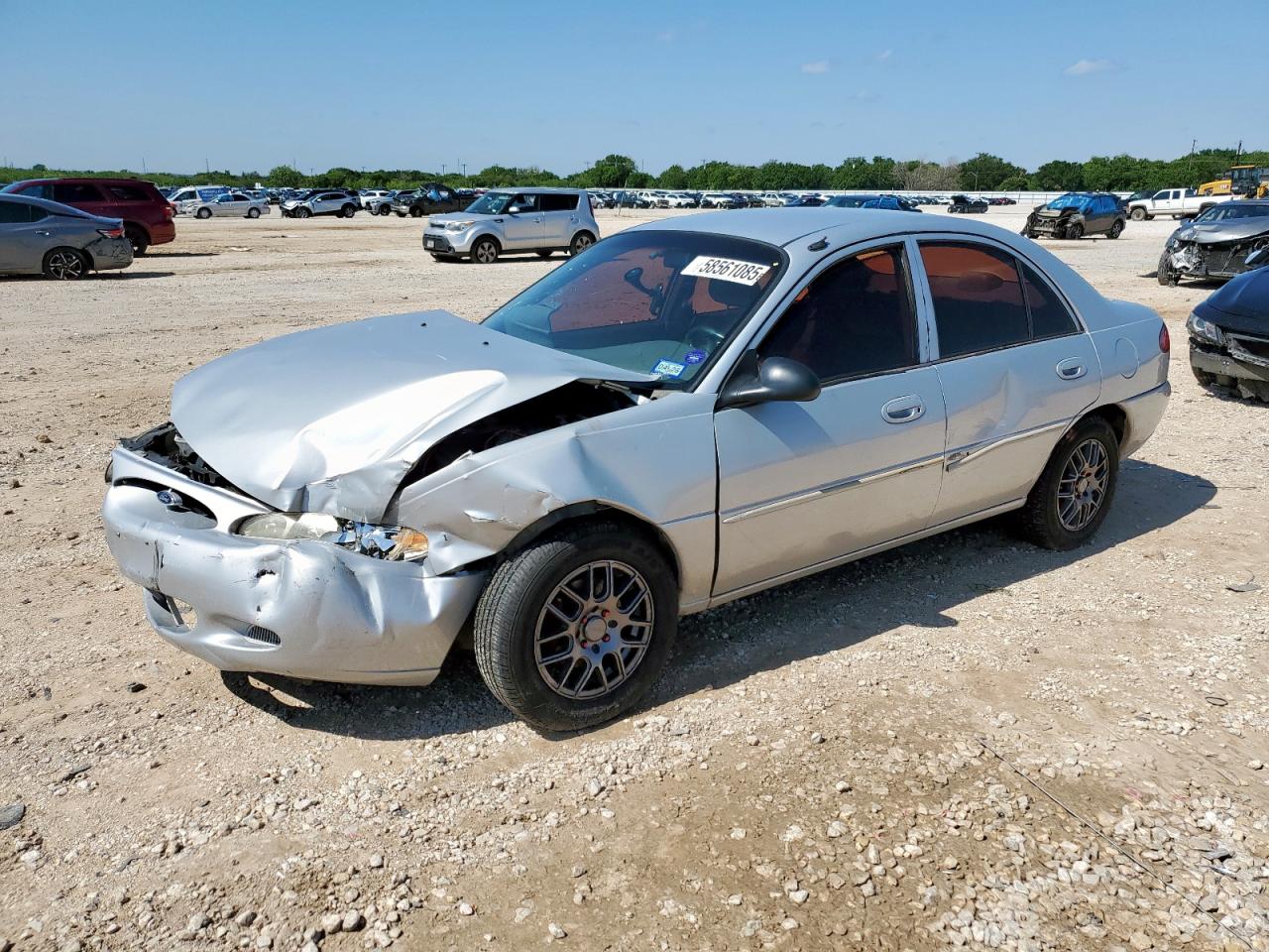 San Antonio, TX에서 판매 중인 2001 Ford Escort - Front End