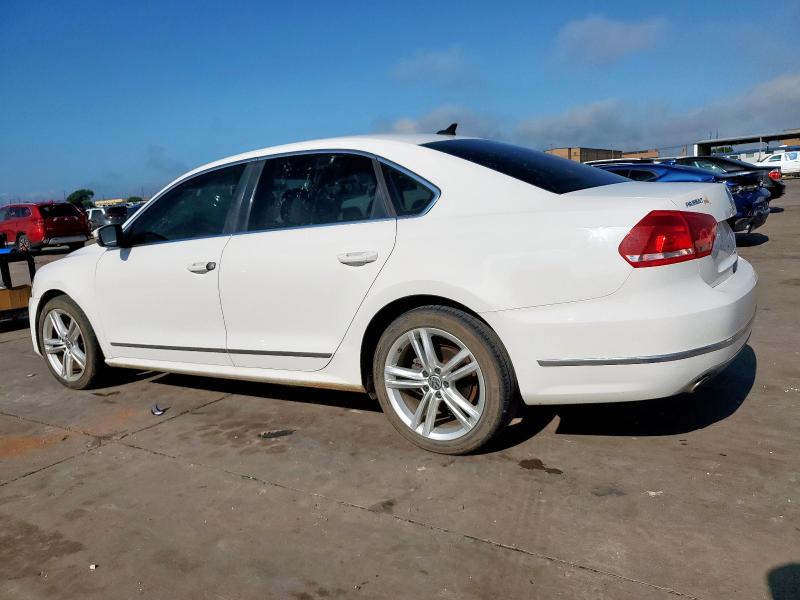 Sedans VOLKSWAGEN PASSAT 2013 Biały