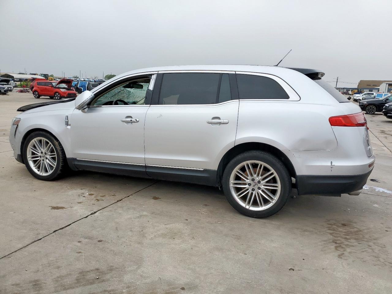 2LMHJ5AT9KBL02765 LINCOLN MKT 2019