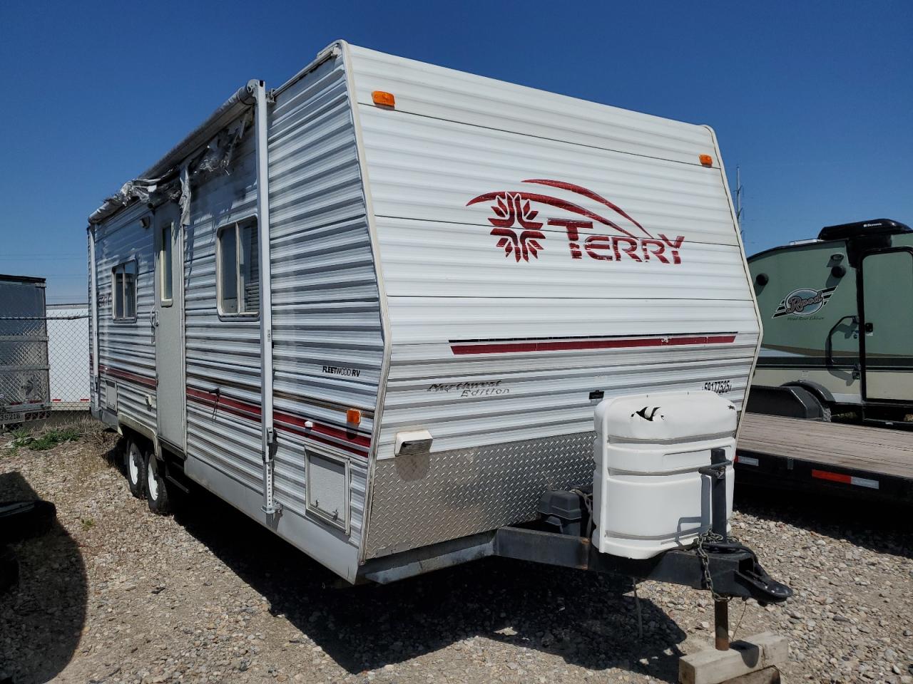 2001 Fleetwood Terry на продаже в Magna, UT - Top/Roof