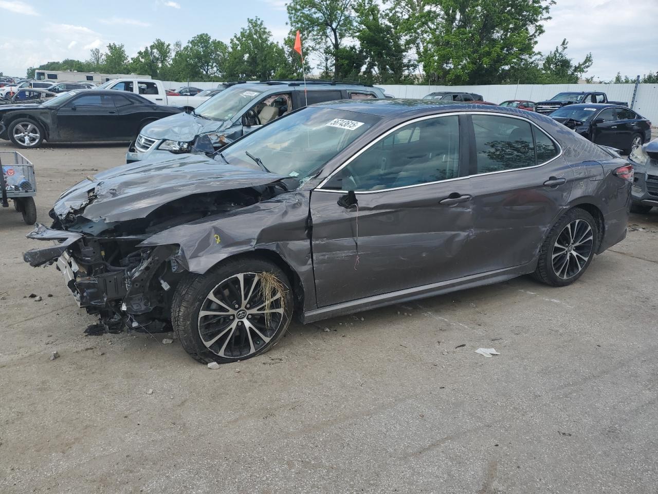2018 Toyota Camry L na sprzedaż w Bridgeton, MO - All Over