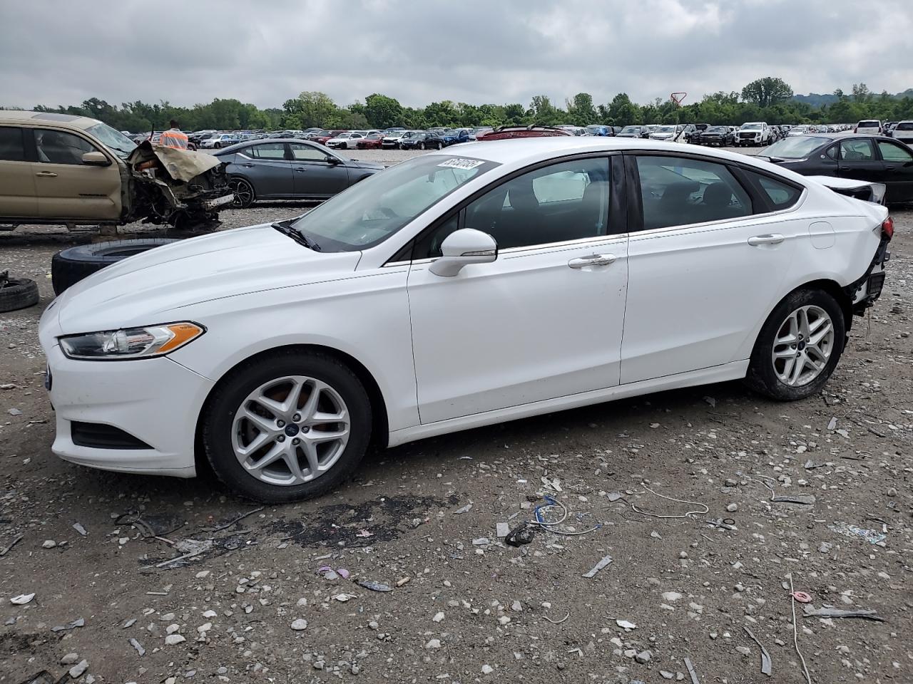 2016 Ford Fusion Se for Sale in Cahokia Heights, IL - Rear End