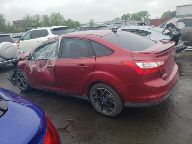 Sedans FORD FOCUS 2013 Czerwony
