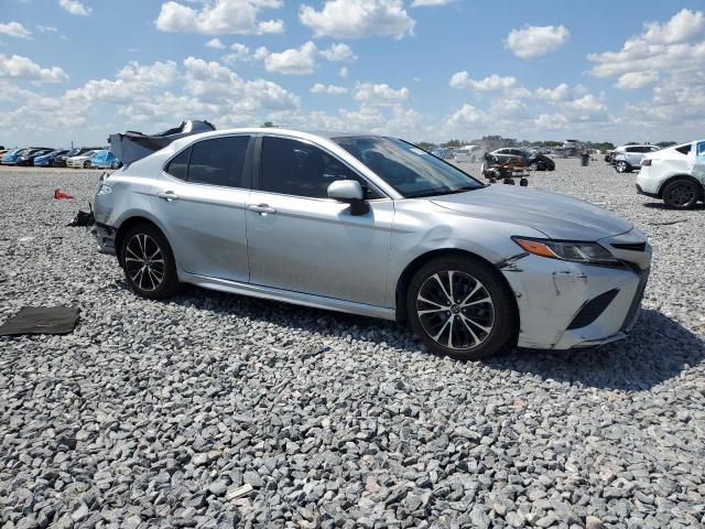  TOYOTA CAMRY 2018 Silver