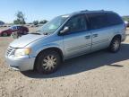 2005 Chrysler Town & Country Touring zu verkaufen in San Martin, CA - Front End