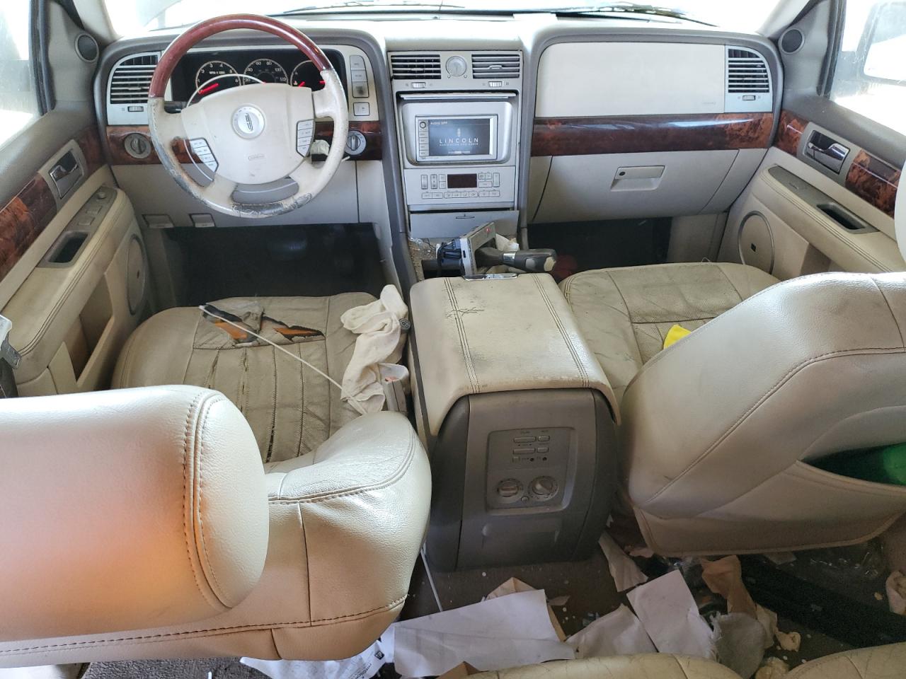2004 Lincoln Navigator VIN: 5LMFU28R34LJ41588 Lot: 59228125