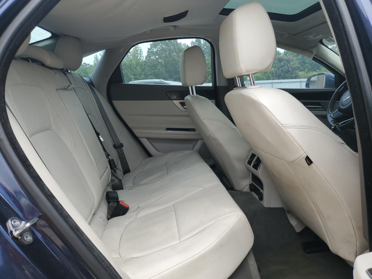 2017 Jaguar Xf Premium VIN: SAJBD4BV2HCY34618 Lot: 56974315