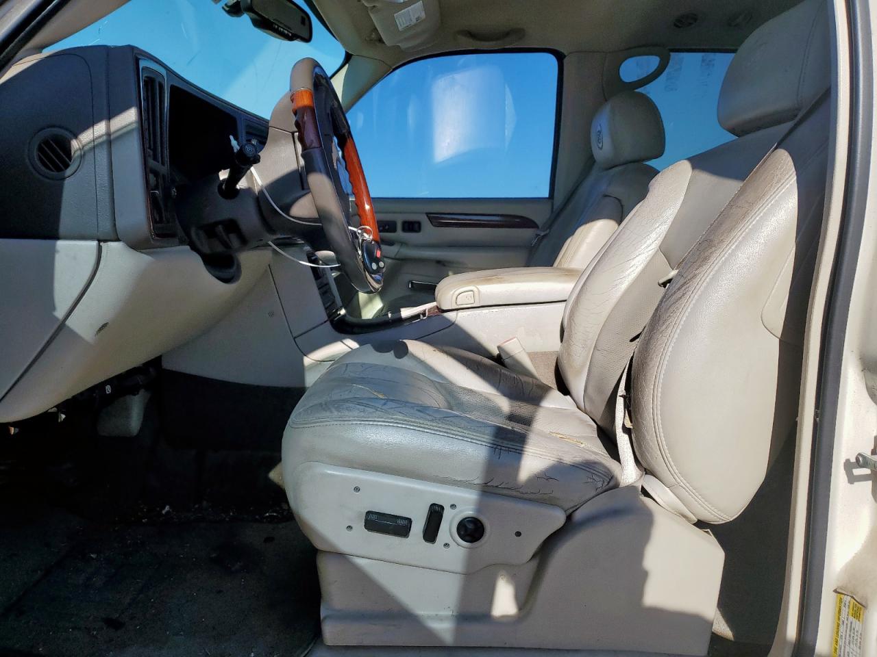 2006 Cadillac Escalade Luxury VIN: 1GYEC63N66R138258 Lot: 55651135