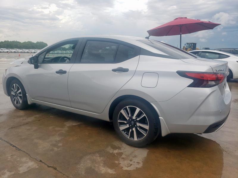  NISSAN VERSA 2024 Сріблястий
