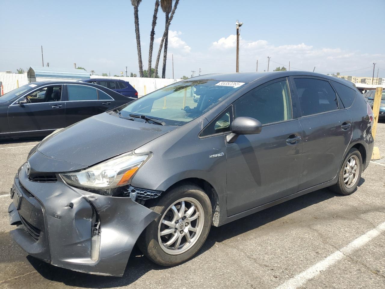 2015 Toyota Prius V zu verkaufen in Van Nuys, CA - Front End