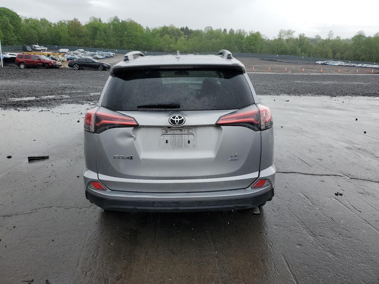 2017 Toyota Rav4 Le VIN: 2T3BFREV7HW587448 Lot: 56828155