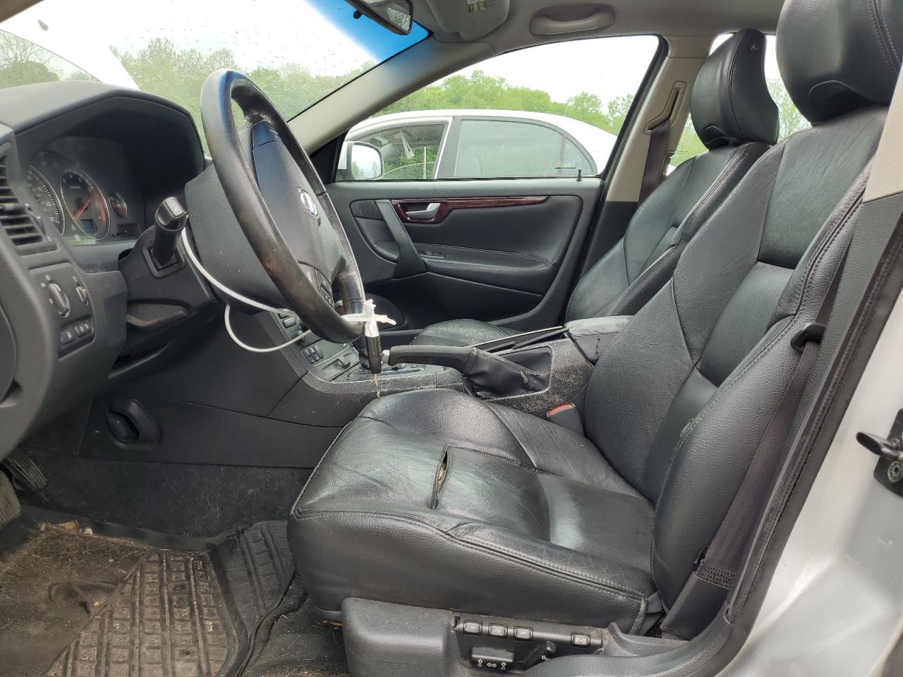 2004 Volvo S60 2.5T VIN: YV1RH59H542354929 Lot: 56684655