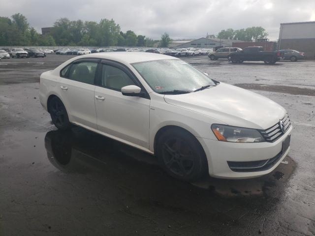  VOLKSWAGEN PASSAT 2013 White